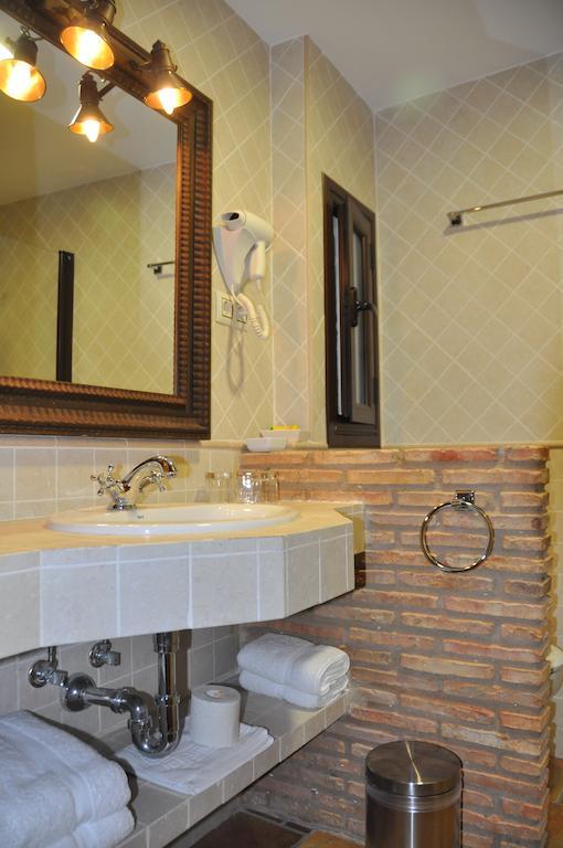Apartamentos Turisticos Doña Maria La Brava Plasencia Ruang foto