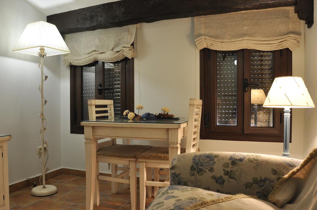 Apartamentos Turisticos Doña Maria La Brava Plasencia Bagian luar foto