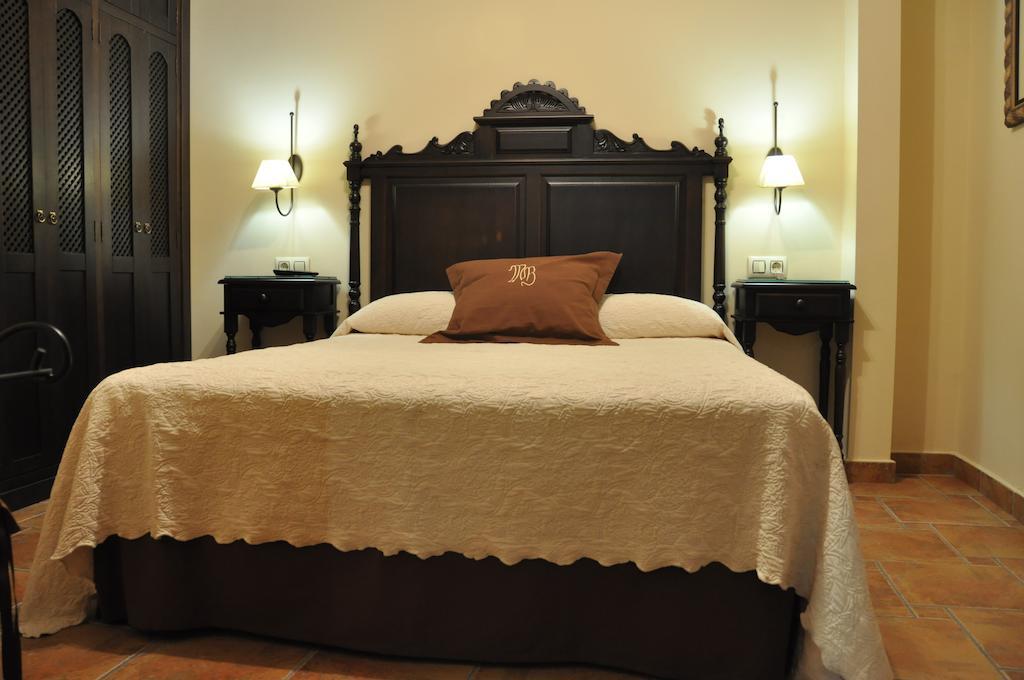 Apartamentos Turisticos Doña Maria La Brava Plasencia Bagian luar foto